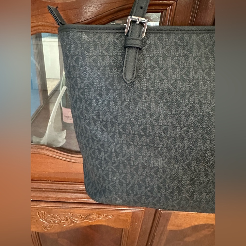 MK jet Set Small Tote Bag - Picture 9 of 14